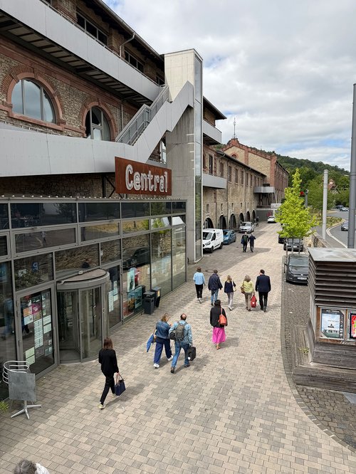 In die alte Flaschenfüllerei ist auch das Kino "Central" eingezogen.